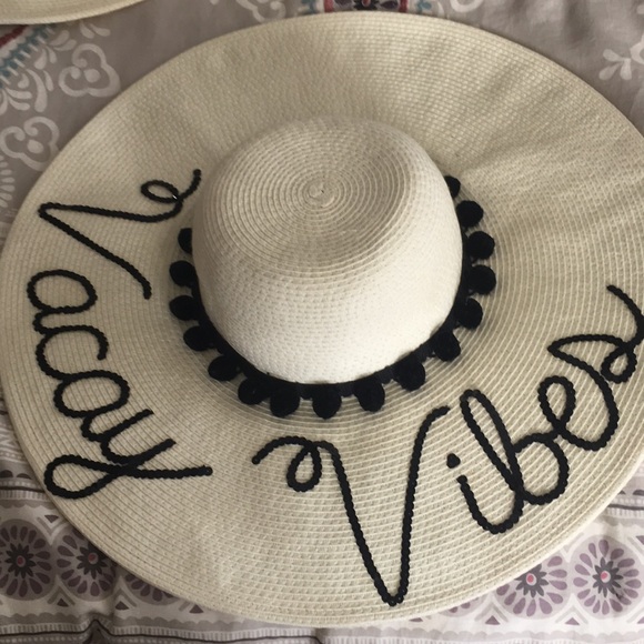 Great floppy straw hats for girl’s vacay weekend! - Picture 3 of 5